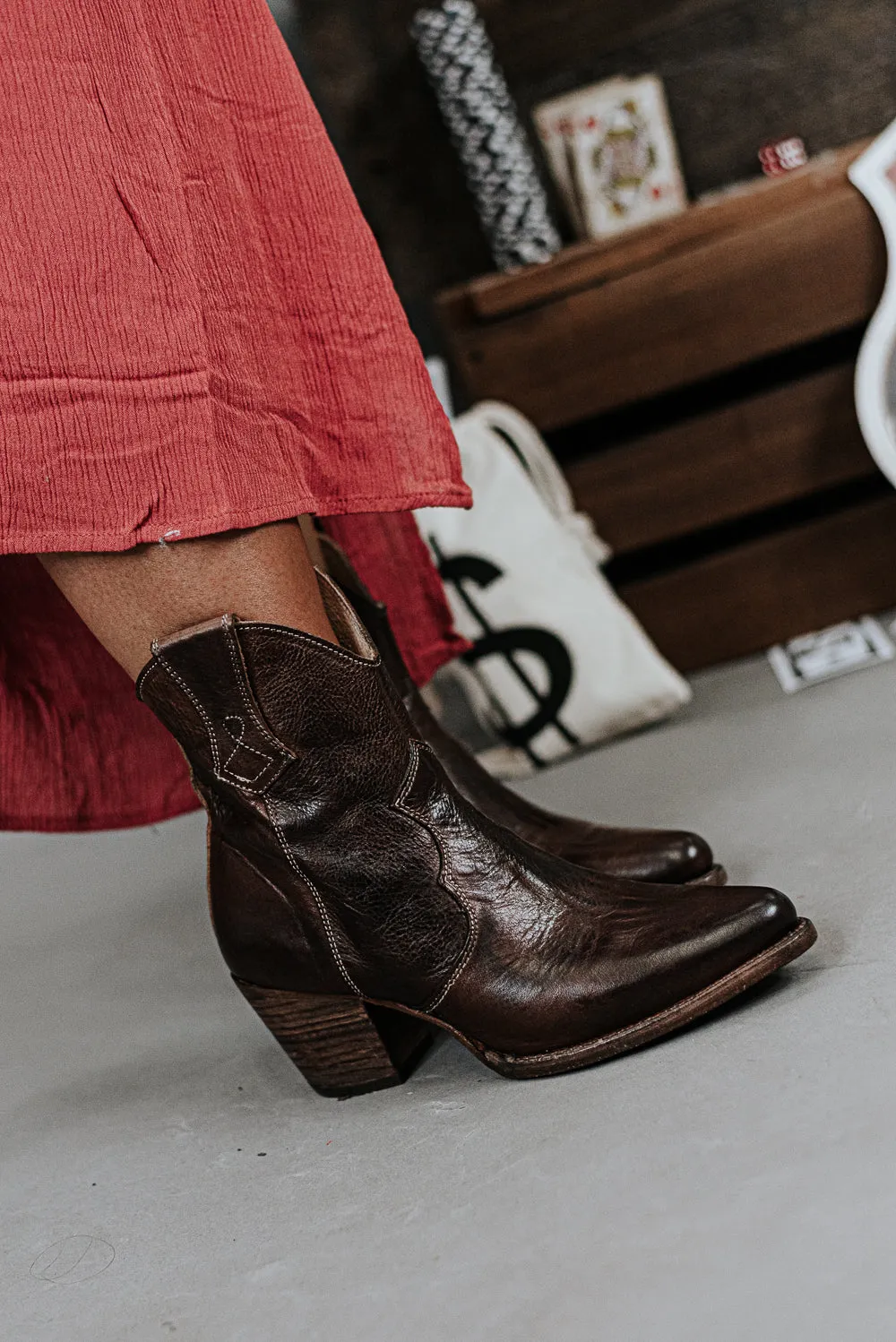 BedStu Bella Booties , Teak Rustic