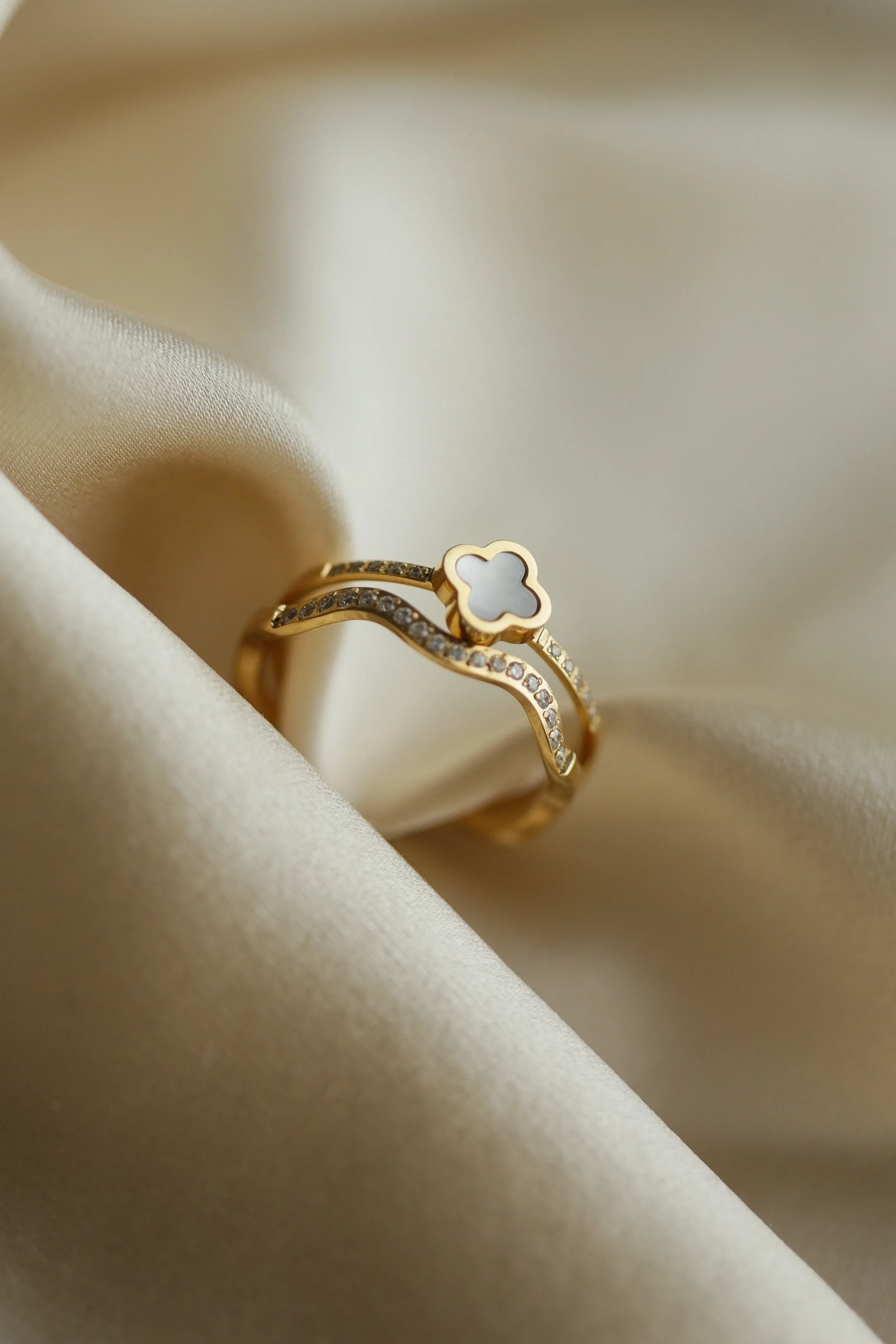 Delicate Clover Ring