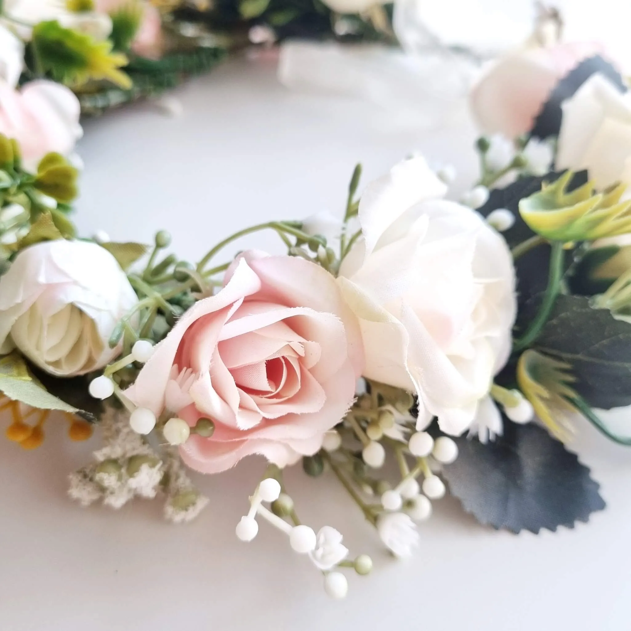 Delicate roses crown