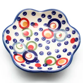 Flower Plate in Modern Circles