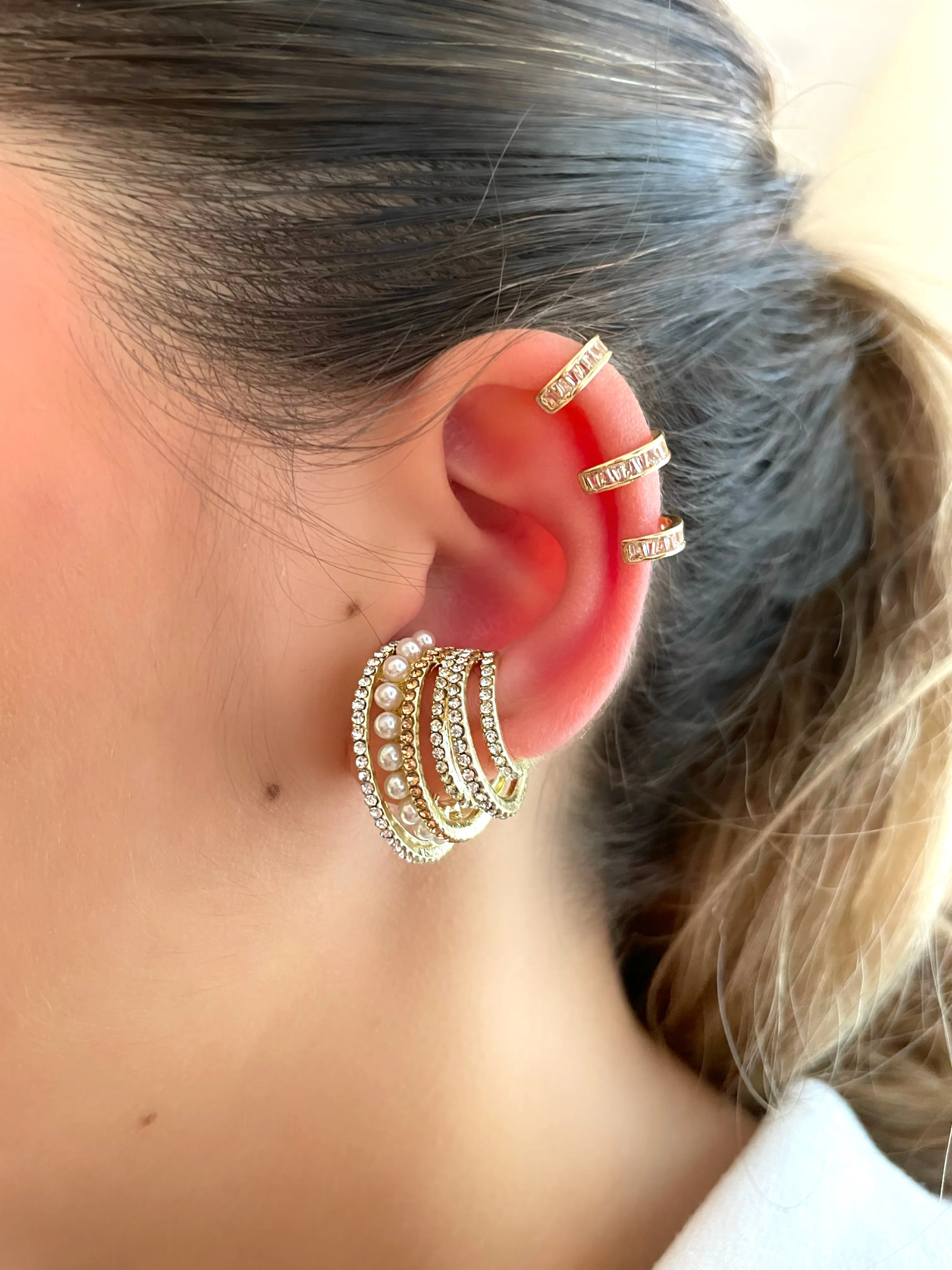 Layered earcuff