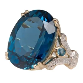 Luxurious 14k Gold Blue Sapphire Ring