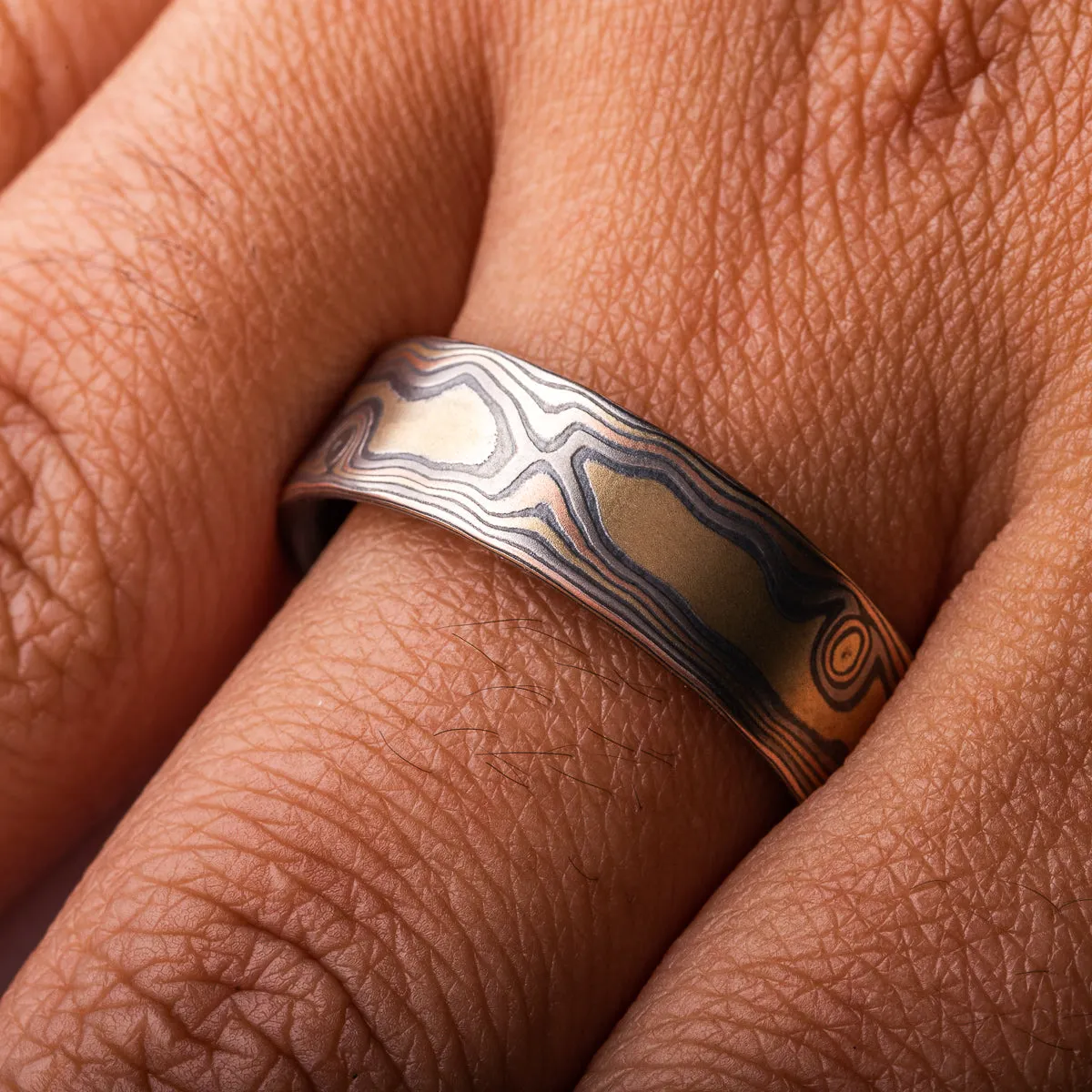 Rustic Flat Profile Woodgrain Pattern Ring in Firestorm Palette