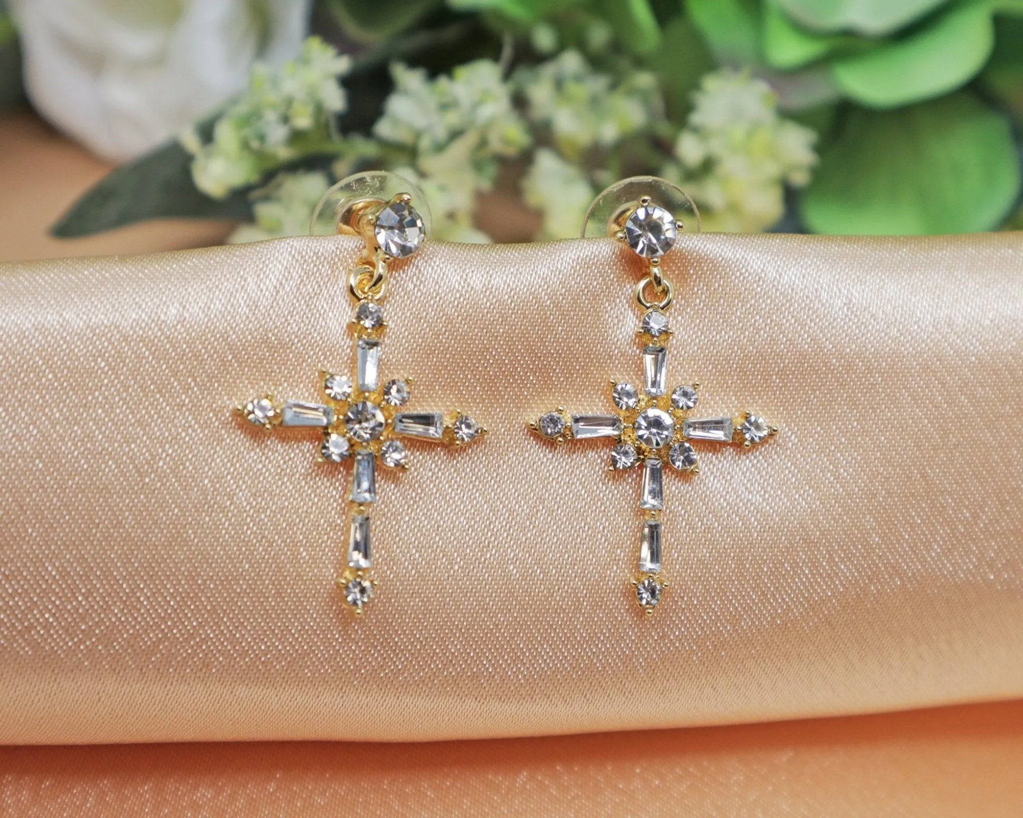 Vintage Luxurious Drop Cross Earrings