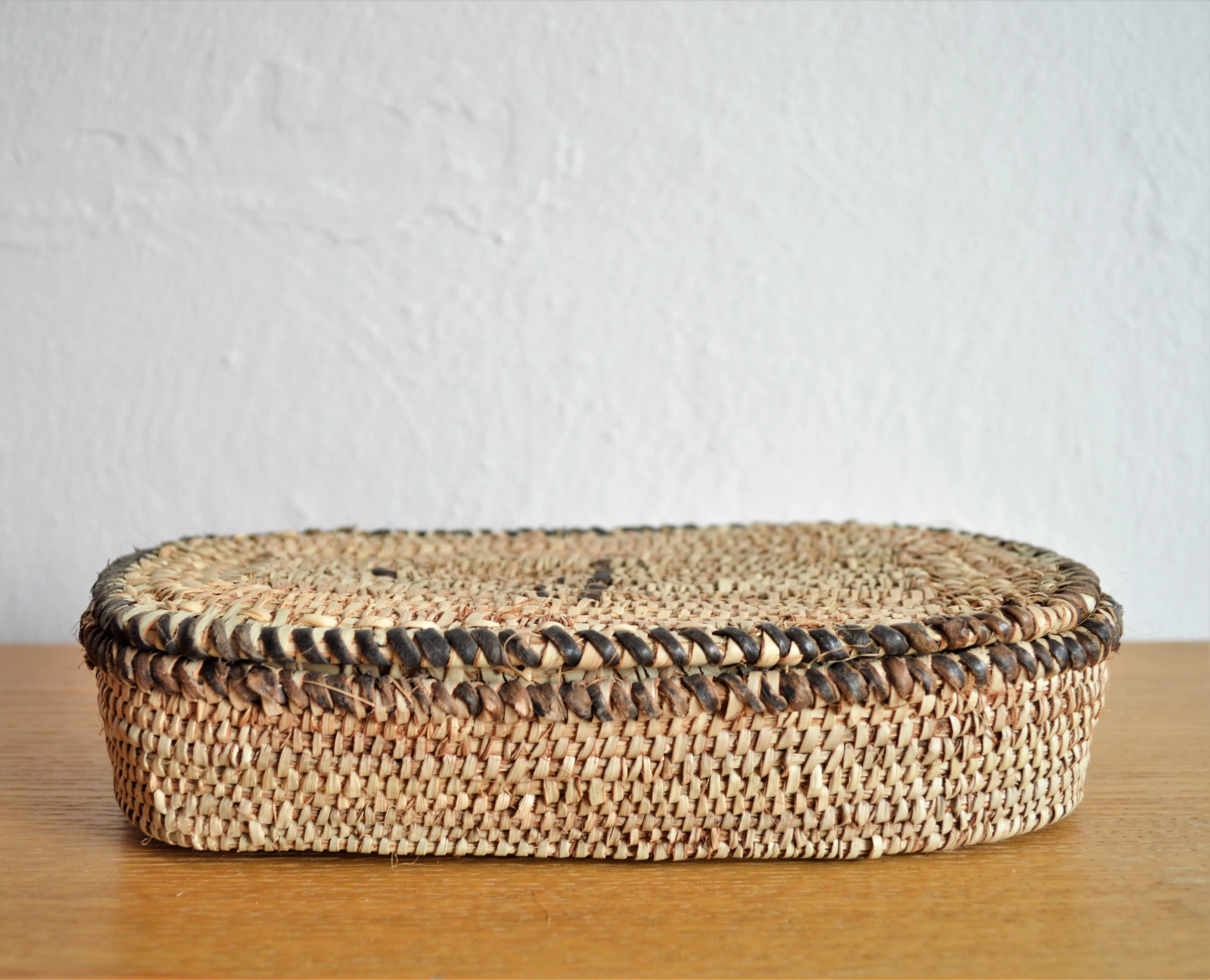 Wicker rustic box, Jewelry straw basket with lid